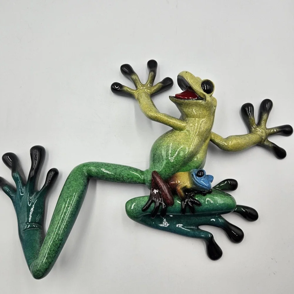2002 Kitty's Critters Lucy and Lil' Ricky Frogs‎ Colorful Tree Frog Wall Mount